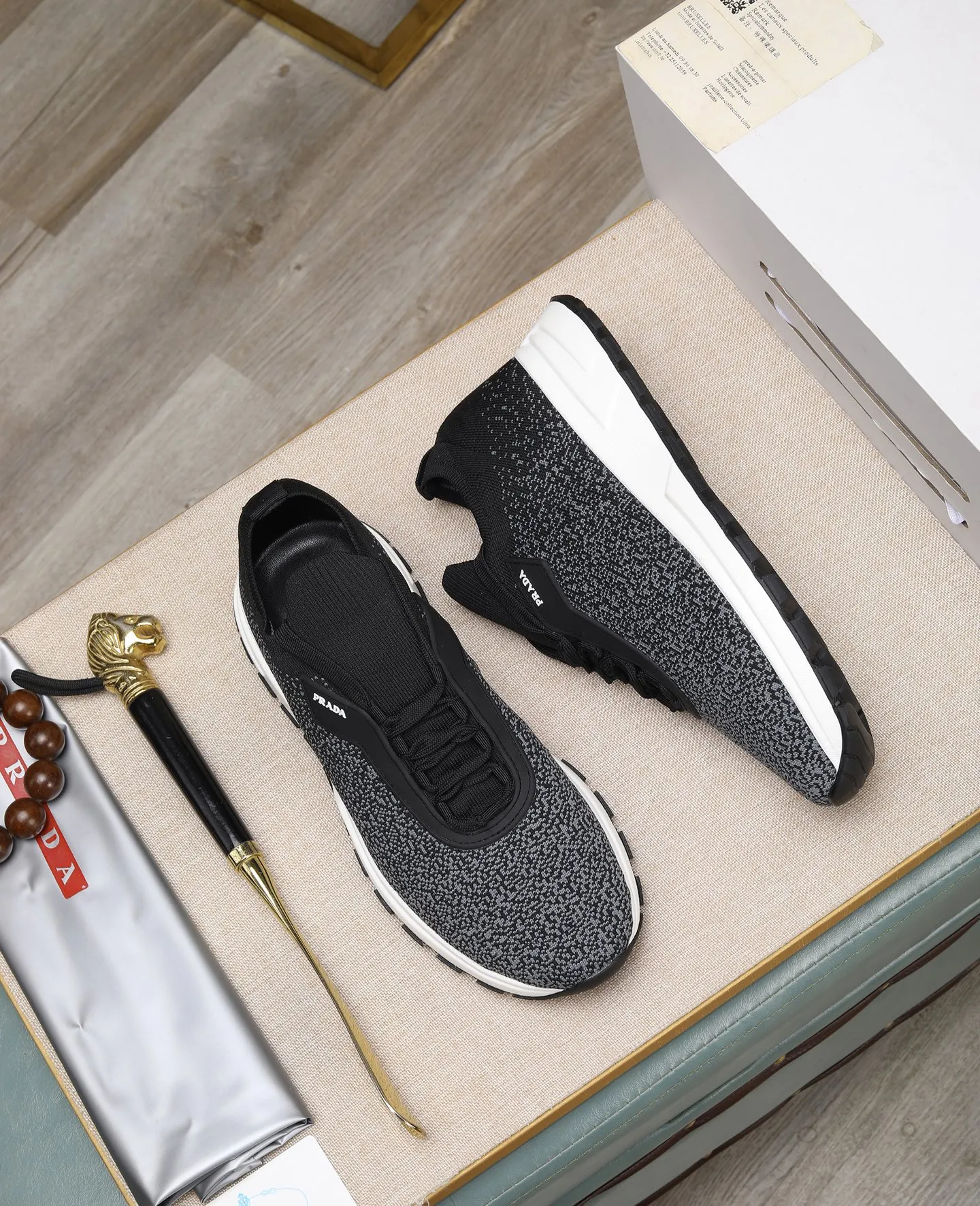 Men's clothing and shoes 💰500 👑👑The latest model of high-quality PRADA men's shoes on the Hong Kong purchasing agency official website has been launched in 1:1 copy, synchronized with Hong Kong counters, and on the same catwalk; all made of breathable fly weave ➕Imported breathable fabrics with cowhide lining, 🍡🍡The original 1:1 non-slip and wear-resistant; comfortable on the feet, attractive style, fine workmanship, and simple and neat shoe trees, showing the courage and toughness of men, 👍 Code number 38 to 45